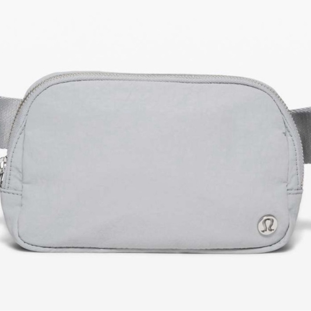NWT Lululemon UNISEX Grey Belt Bag - Silver Drop Crossbody 1L - Picture 2 of 12